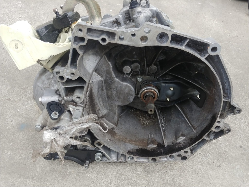 Cutie viteze manuala 1.4 hdi 8hz citroen c3 20dm25