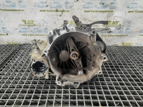 Cutie viteze manuala 5 trepte 02T301103M 1.2 benzina awy Volkswagen VW Polo 4 9N [2001 - 2005] 1.2 b...