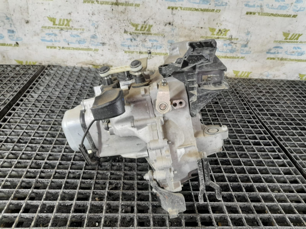 Cutie viteze manuala 5 trepte 9812128610 1.2 benzina HMR Citroen C3 3 [2016 - 2020] 1.2 benzina HMR