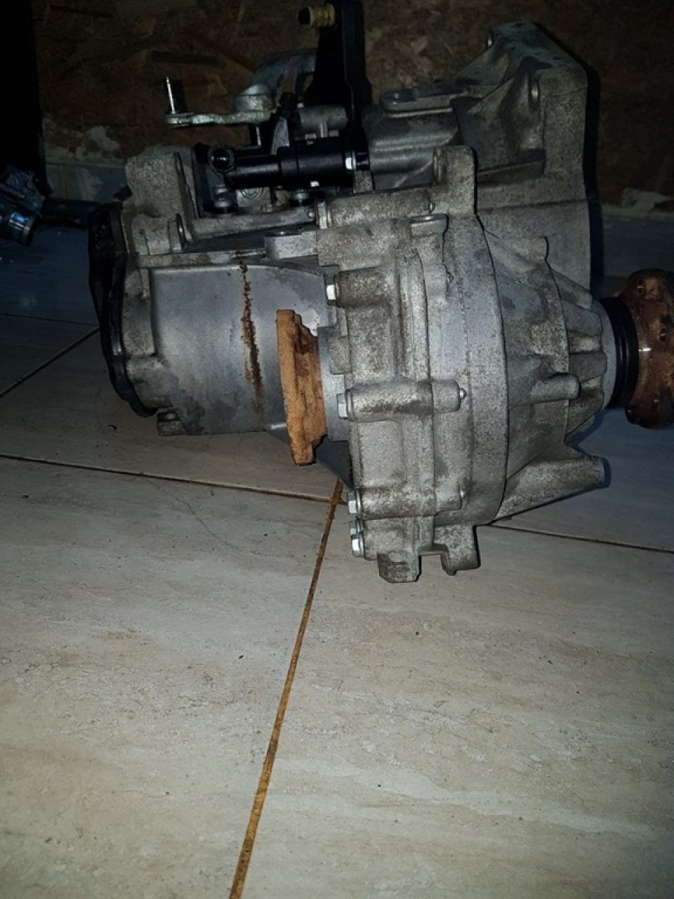 Cutie viteze manuala 5 trepte cod jcr seat leon 1p 1.9 tdi 105 cai
