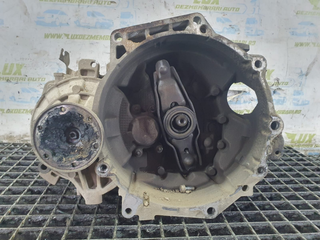 Cutie viteze manuala 5 trepte KJF 2.0 tdi Volkswagen VW Tiguan 5N [2007 - 2011]