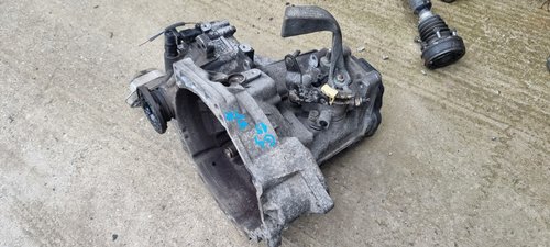 Cutie viteze manuala 5 trepte Vw Golf 4 / Bora 1.9 TDI ALH AXR 2000 2001 2002 2003 2004