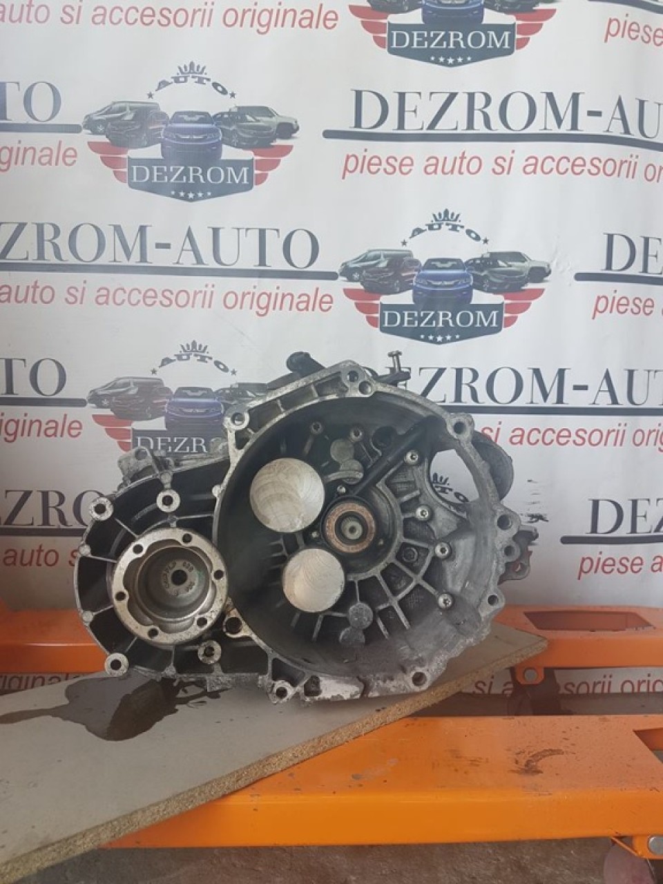Cutie viteze manuala 6 trepte 02q300045f kxz SKODA OCTAVIA II 2.0 tdi cfhc 140 cai
