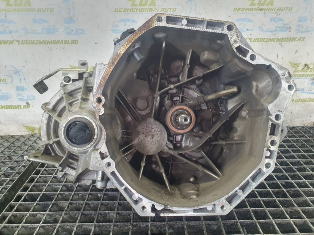Cutie viteze manuala 6 trepte 1.6 dci R9M 320103660r Nissan Qashqai 2 J11 [2013 - 2020] 1.6 dci R9M