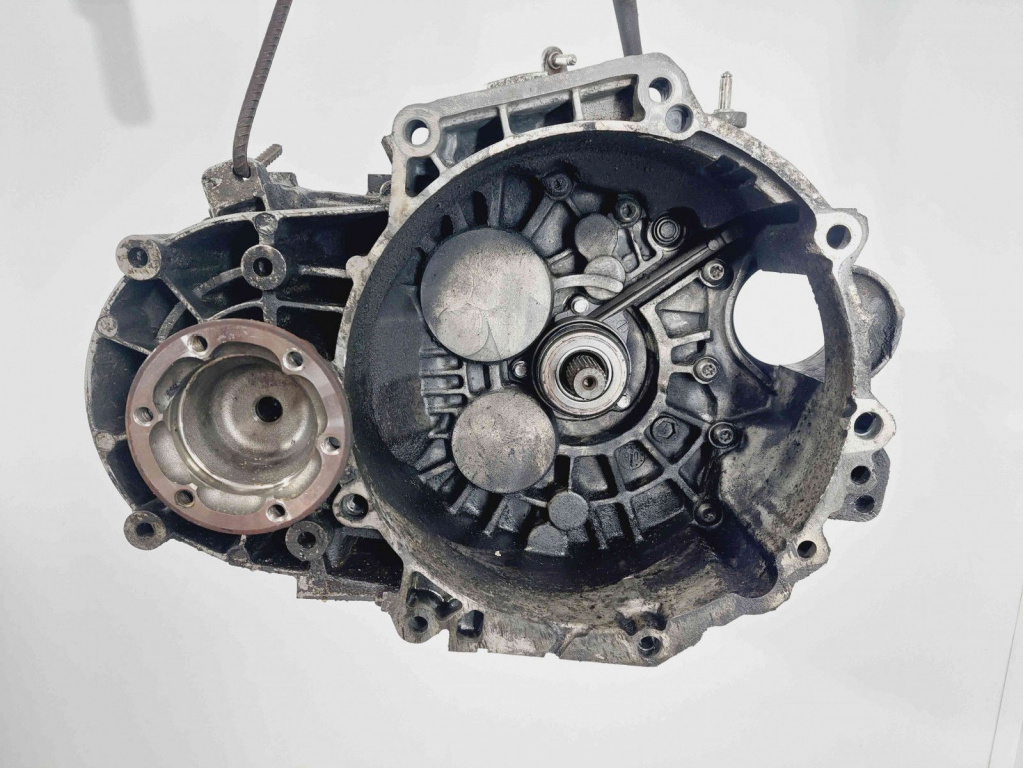 Cutie viteze manuala 6 trepte Volkswagen Passat B6 (3C2) [Fabr 2005-2010] JLU 2.0 TDI BMP 103KW / 140CP