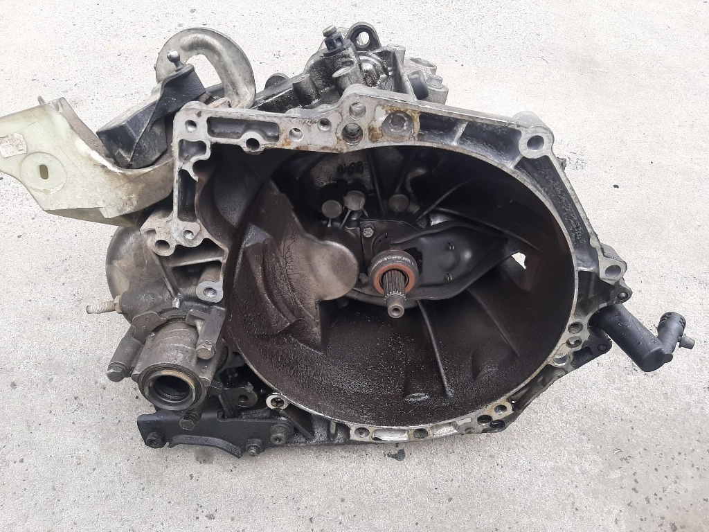 Cutie viteze manuala 8f02 1.4 b citroen c3 picasso peugeot 208 20dp42