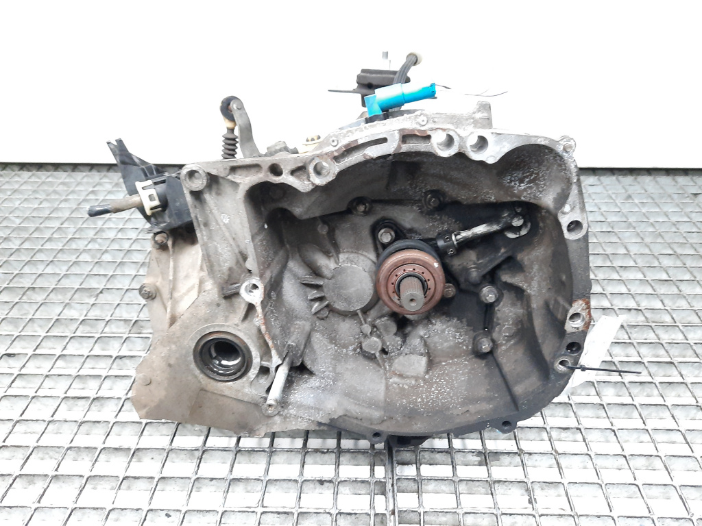 Cutie viteze manuala, cod 8200393571 Renault Clio 2, 5 vit man (id:456521)