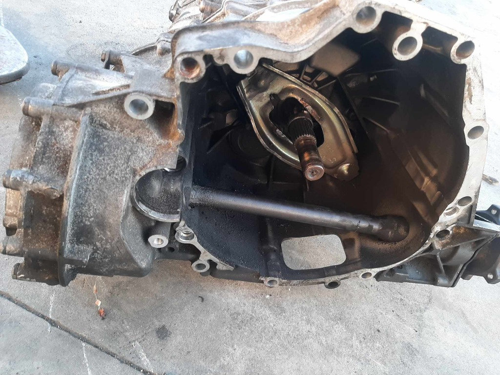 Cutie viteze manuala kxp 2.0 tdi cag audi a4 b8
