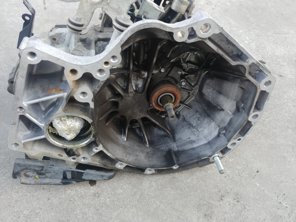 Cutie viteze manuala m16a 1.6 b 4x4 suzuki vitara zfd 5d04685zfd e5d05245