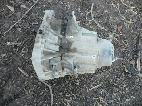 Cutie Viteze Renault Clio 2 Kangoo,Megane  1.2,1.6 Benzina 8 si 16 Valve din 2002 Jb3953  7700113677