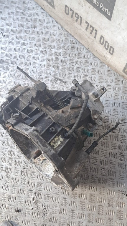 Cutie viteze Renault Scenic 3 1.5 DCI cod motor K9K832 transmisie manuala 6+1 an 2010