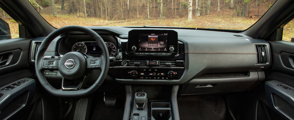 Daca nu vrei s-auzi de nemti, asta-i masina ta. Are motor aspirat de 295 CP si instalatie audio de la Bose Daca nu vrei s-auzi de nemti, asta-i masina ta. Are motor aspirat de 295 CP si instalatie audio de la Bose