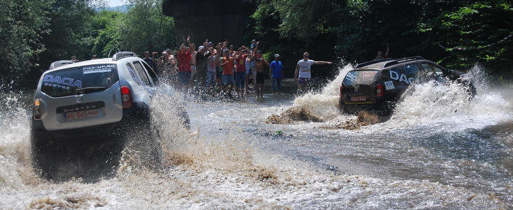 Dacia 4x4 Everyone s-a pregatit pentru Kamikaze Adventure Trophy 2012