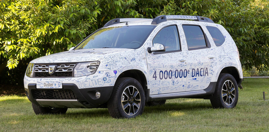Dacia a vandut masina cu numarul 4.000.000 - este un Duster vandut in Franta Dacia a vandut masina cu numarul 4.000.000 - este un Duster vandut in Franta
