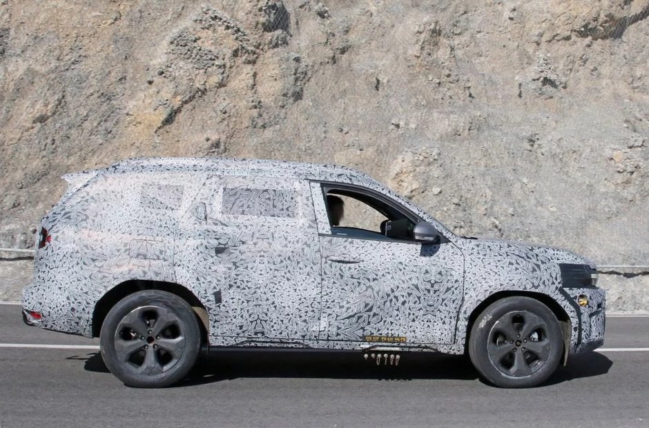 Dacia Bigster - Noi poze spion