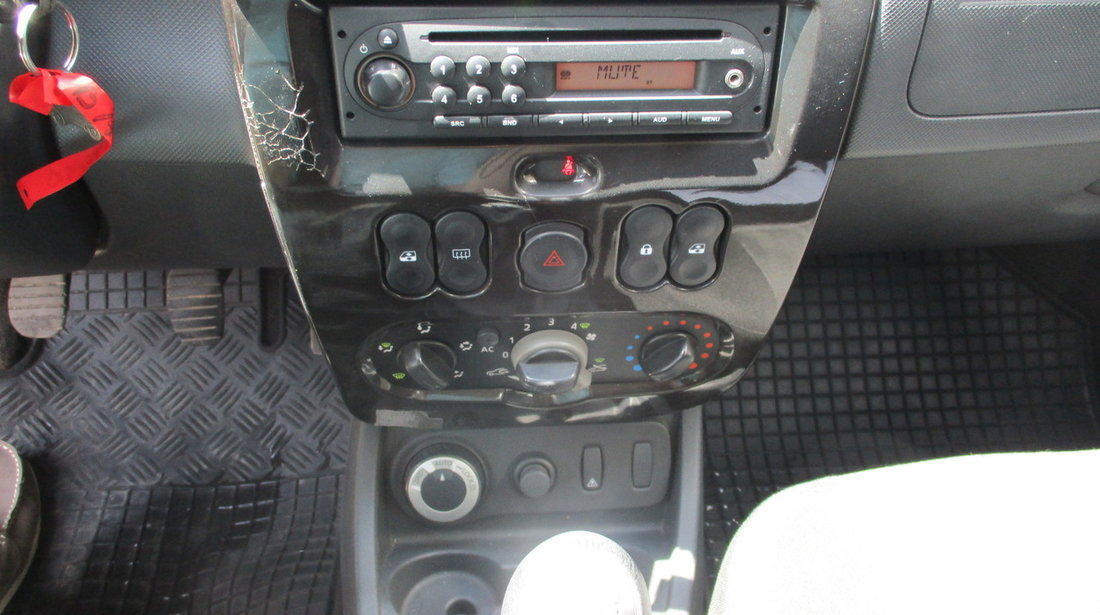 Dacia Duster 1.5 dCI 110 CP 4X4 2012