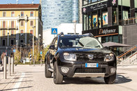 Dacia Duster Black Touch si Black Shadow