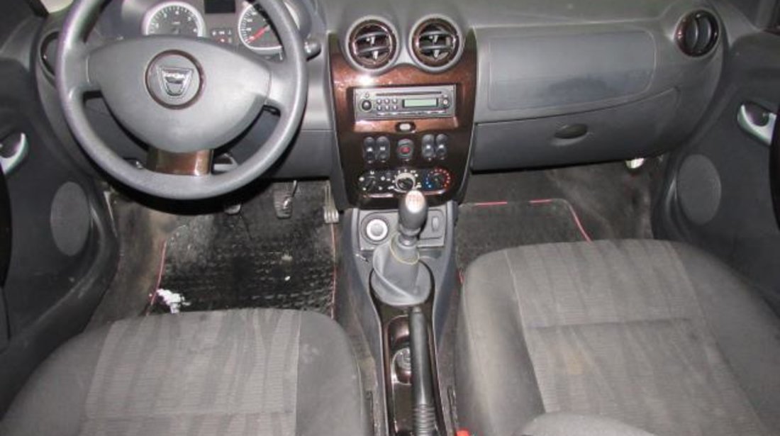 Dacia Duster Laureate 1.5 dCi 90 CP 4WD 2012
