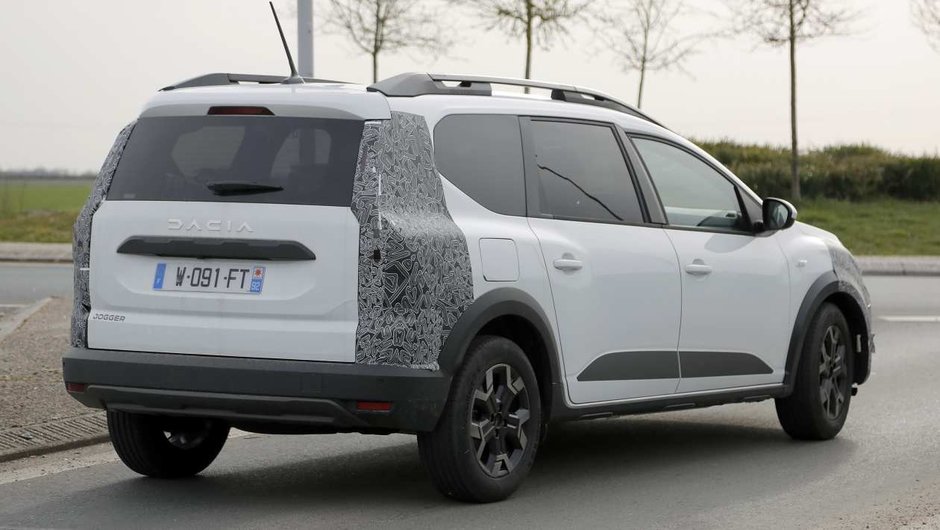 Dacia Jogger Facelift - Noi poze spion