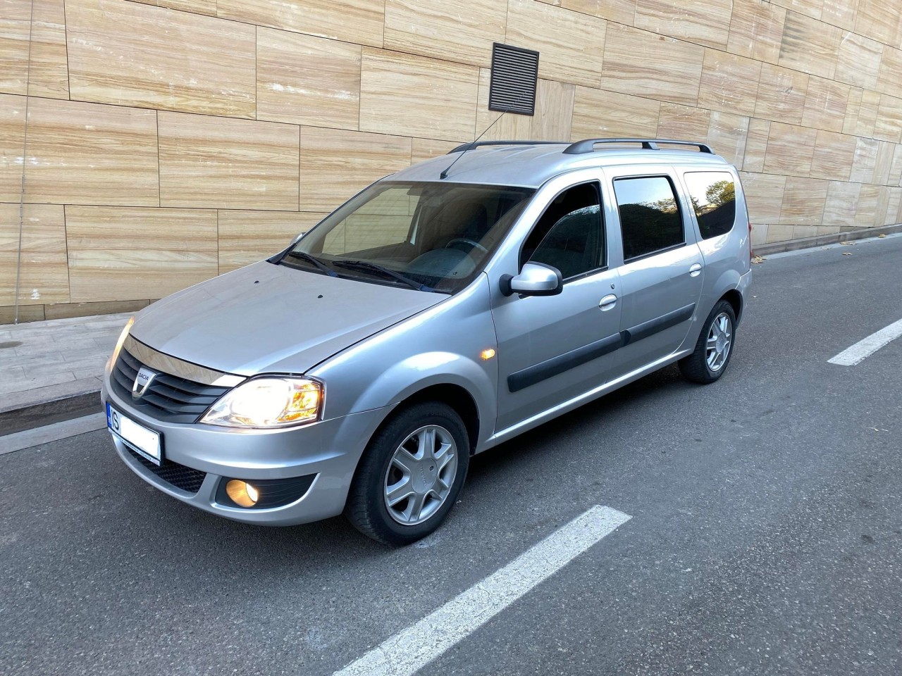 Dacia Logan 1.6i 2011