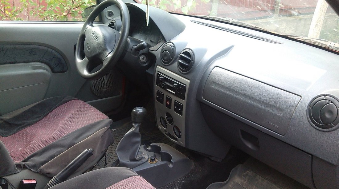 Dacia Logan 4 2004