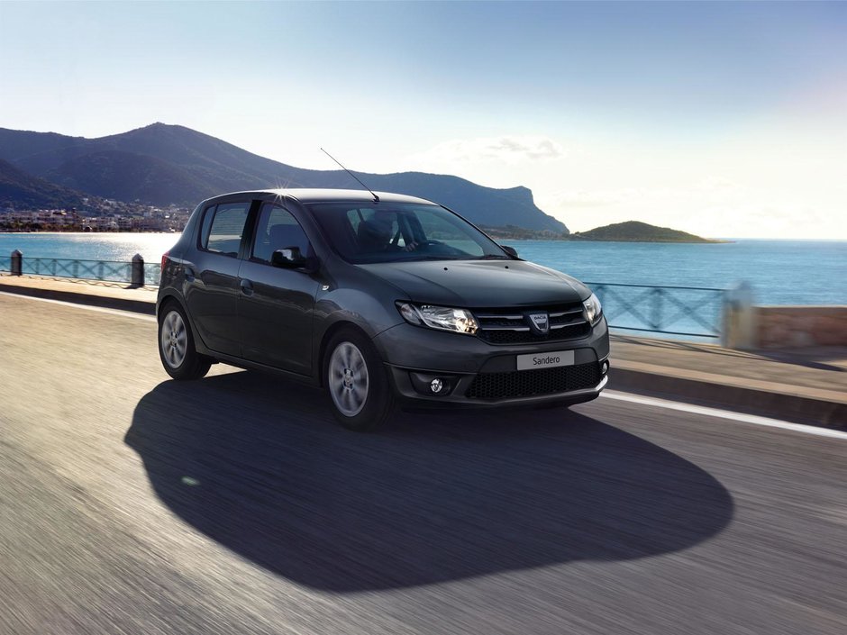 Dacia mai aduce la Paris doua editii limitate: Duster Air si Sandero Black Touch