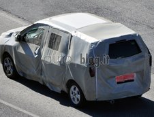 Dacia Popster: primele poze spion cu MPV-ul romanesc