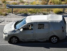 Dacia Popster: primele poze spion cu MPV-ul romanesc