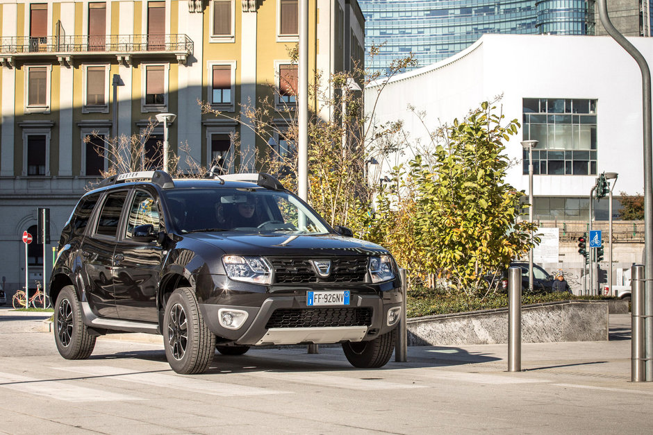 Dacia Sandero Stepway si Duster Black Shadow