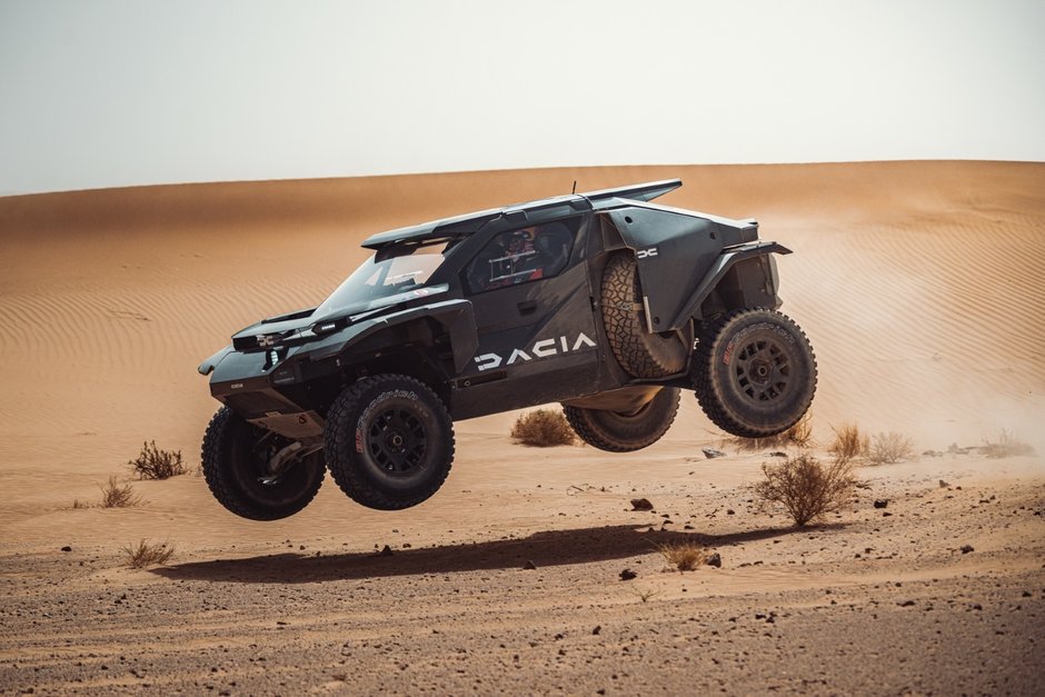 Dacia Sandriders revine pe traseele debutului sau in competitia de rally-raid