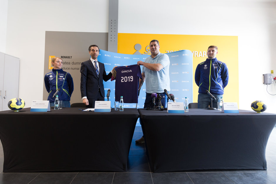 Dacia sustine handbalul romanesc si devine sponsor principal Dacia sustine handbalul romanesc si devine sponsor principal