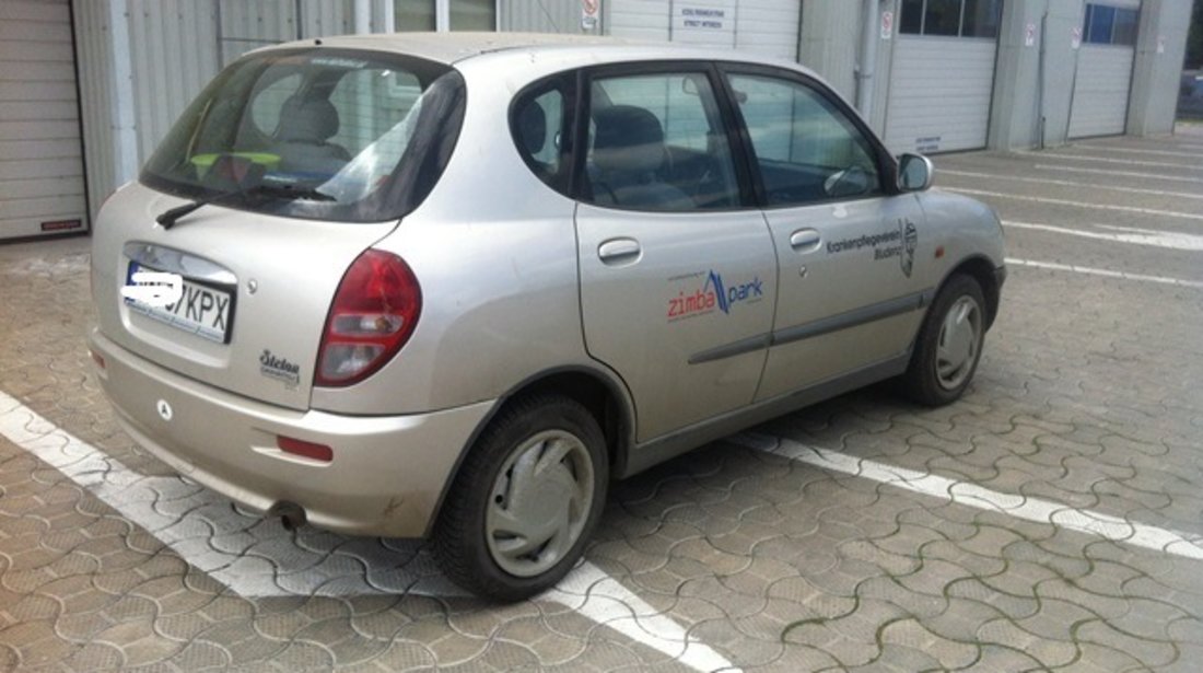 Daihatsu Sirion impecabila 2001