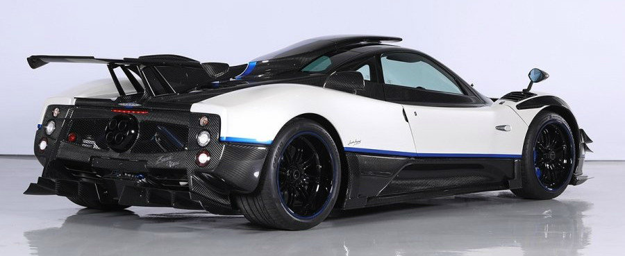 De 7 ani nu s-a mai vandut una la licitatie. Cineva tocmai a platit o avere pe aceasta ZONDA unica in lume De 7 ani nu s-a mai vandut una la licitatie. Cineva tocmai a platit o avere pe aceasta ZONDA unica in lume