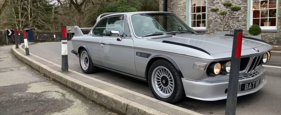 De-afara zici ca-i originala, dar sub capota se schimba totul. Vechea masina de la BMW a primit un motor cu 450 de cai de la o Tesla De-afara zici ca-i originala, dar sub capota se schimba totul. Vechea masina de la BMW a primit un motor cu 450 de cai de la o Tesla