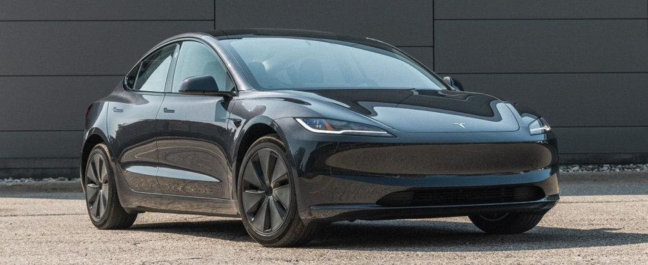 De frica sa nu ramana de tot fara cumparatori, Tesla a inceput sa vanda un Model 3 cu tapiterie din stofa si oglinzi reglabile manual. Noua varianta costa cu peste 10.000 de dolari mai putin decat cel mai ieftin BMW Seria 3