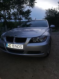 Dețin un bmw e90 320i  2.0benzina.De ce îmi arunca uleiul pe la capacul de ULEI?