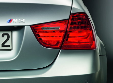 De la patru la opt cilindri - Descopera istoria lui BMW M3