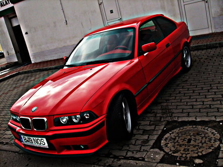 De la spital la bal: BMW E36 by Tiberiu