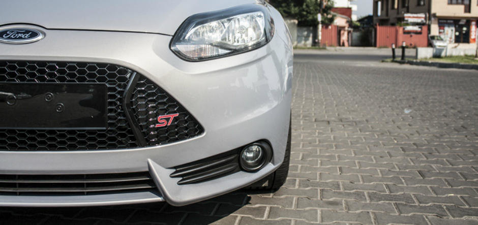 De la standard la spectaculos: transformare cu un kit exterior Ford Focus ST