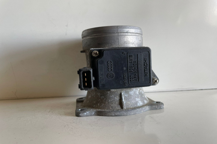 Debitmetru aer 037906461B Volkswagen VW Golf 3 [1991 - 1998]
