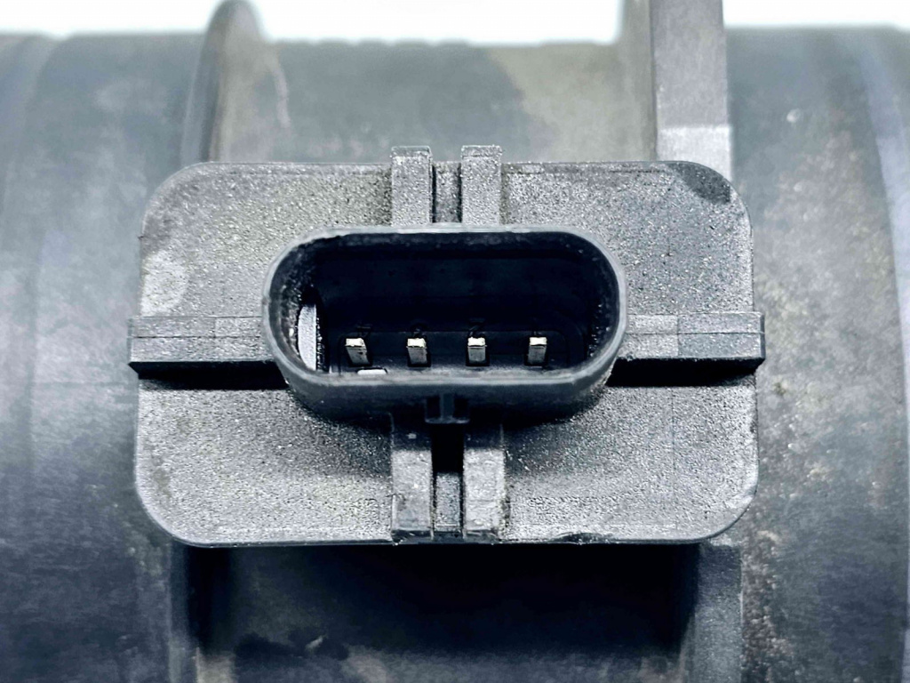 Debitmetru aer 03L906461A 2.0 TDI CFFB 103KW / 140CP 2.0 TDI CFFB 103KW / 140CP
