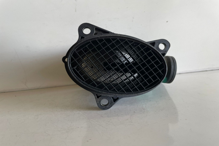 Debitmetru aer 059906461D Volkswagen VW Passat B5 [1996 - 2000]