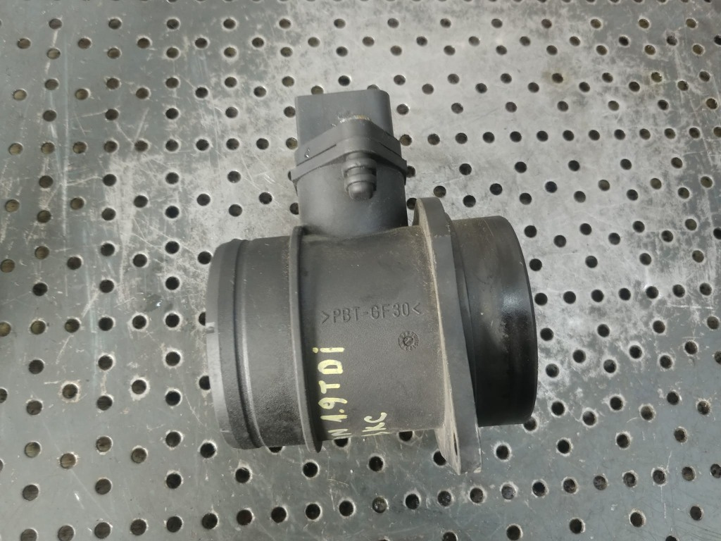Debitmetru aer 1.9 tdi vw touran golf 5 1k1 skoda octavia 2 audi a3 8p 0281002531 038906461b