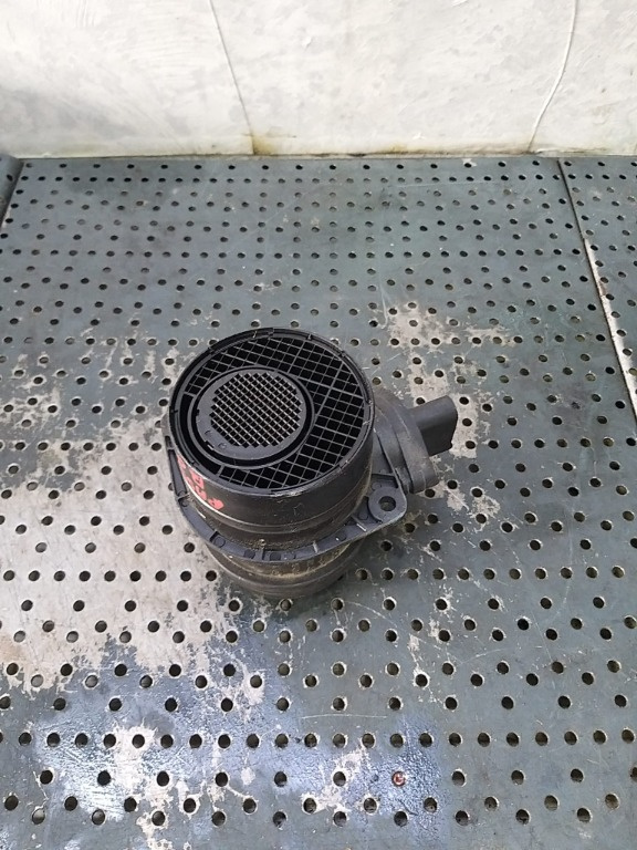 Debitmetru aer 2.0 tdi vw passat b6 3c 0281002461 074906461b