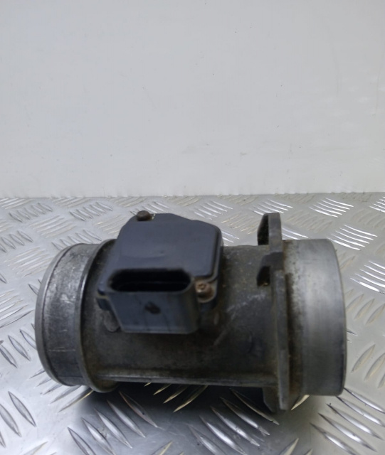 Debitmetru aer 2.5 tdi 059906461G Volkswagen VW Passat B5.5 [facelift] [2000 - 2005]