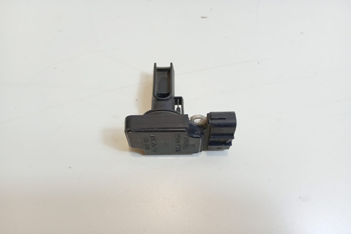 Debitmetru aer 2220427010 Toyota Avensis 2 T25 [2002 - 2006]