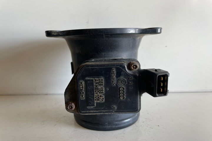 Debitmetru aer Hitachi 058133471 Volkswagen VW Passat B5 [1996 - 2000]