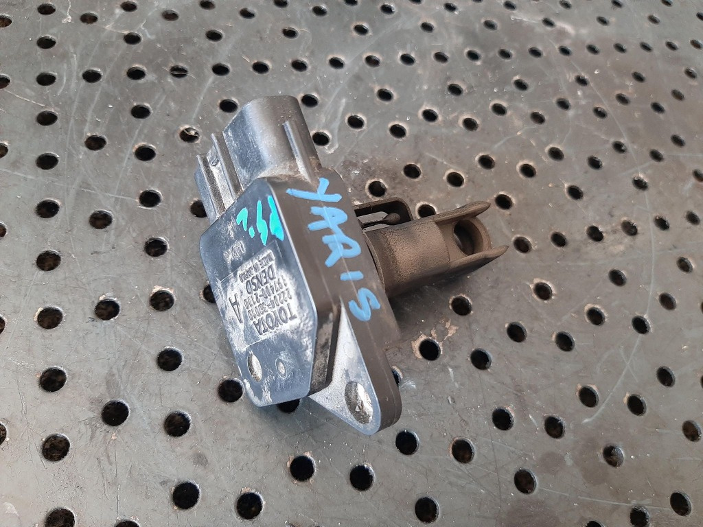 Debitmetru aer toyota yaris p1 p2 1.4 d 22204-30010 197400-2110