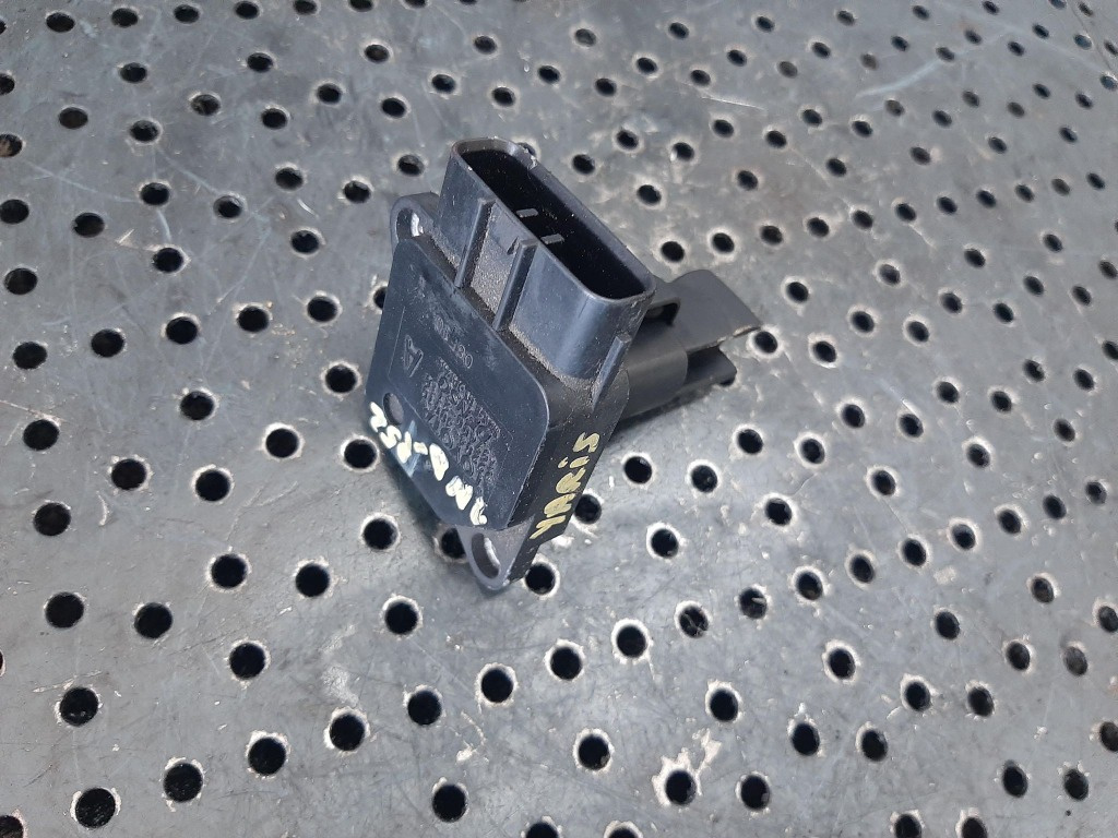 Debitmetru aer toyota yaris p1 p2 1.4 d 22204-30010 197400-2110