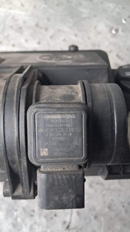 Debitmetru Mercedes B-Class W245 2.0 D an 2007 cod A0000942948
